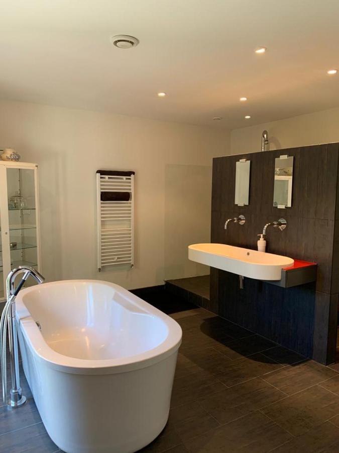 Mas Carita Bed & Breakfast Cabannes ภายนอก รูปภาพ