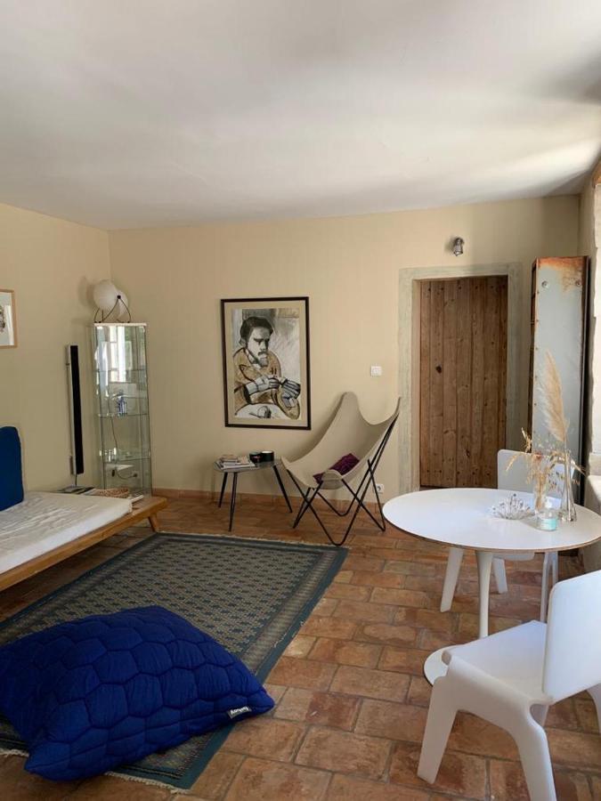 Mas Carita Bed & Breakfast Cabannes ภายนอก รูปภาพ