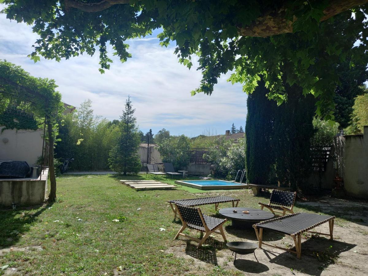 Mas Carita Bed & Breakfast Cabannes ภายนอก รูปภาพ
