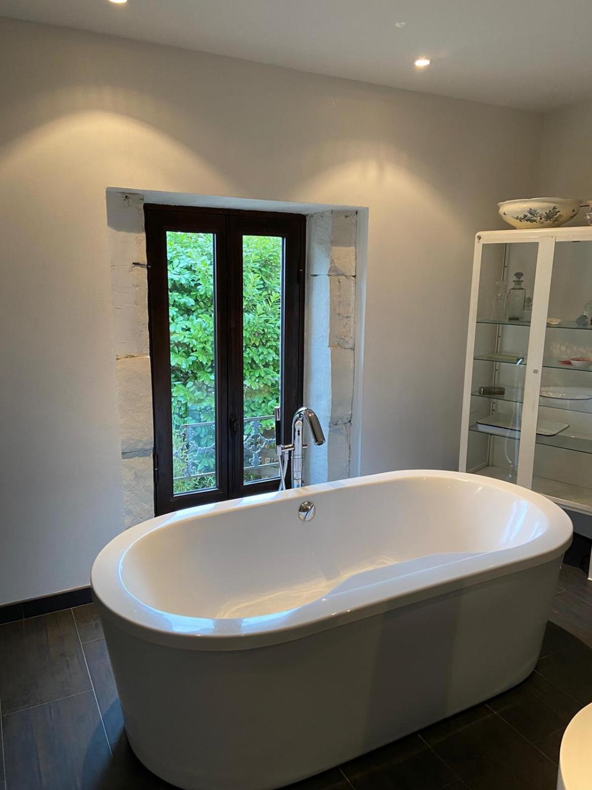 Mas Carita Bed & Breakfast Cabannes ภายนอก รูปภาพ